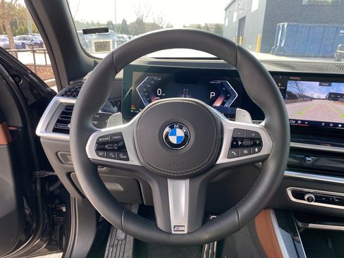 Used 2025 BMW X5 xDrive40i w/ M Sport Package image 10