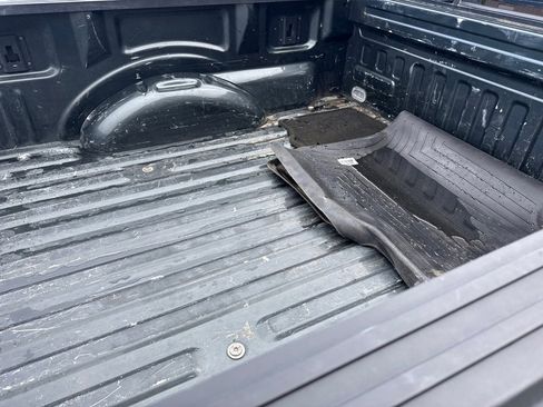 Used 2015 Ford F150 Lariat w/ Equipment Group 502A Luxury image 9