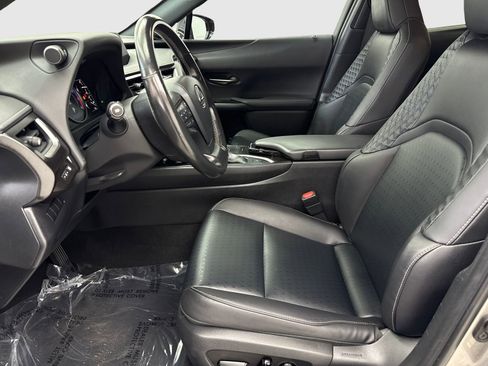 Used 2021 Lexus UX 200 w/ Accessory Package (Z2) FWD image 17