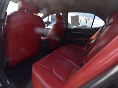 Used 2021 Toyota Camry SE w/ Carpet Mat Package (TMS) FWD image 9