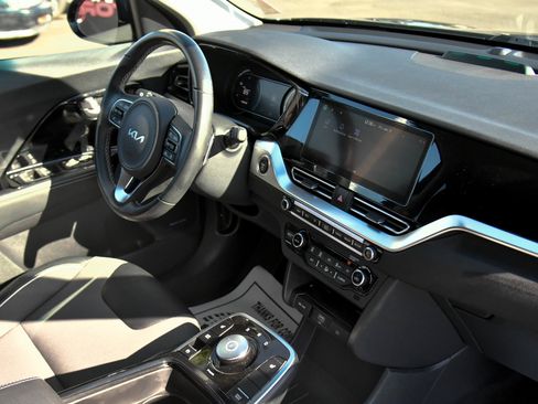 Used 2022 Kia Niro EX image 43