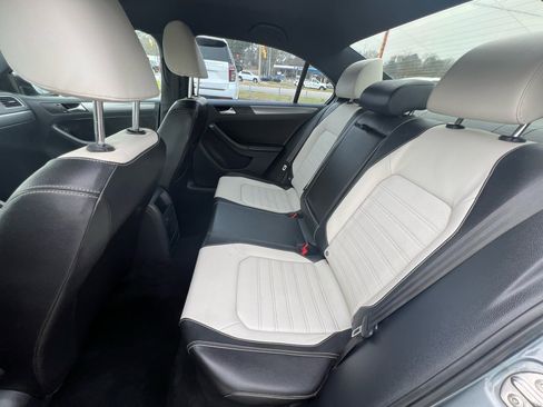 Used 2016 Volkswagen Jetta Sport image 37
