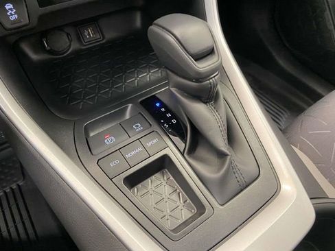 Used 2025 Toyota RAV4 XLE w/ Convenience Package image 23