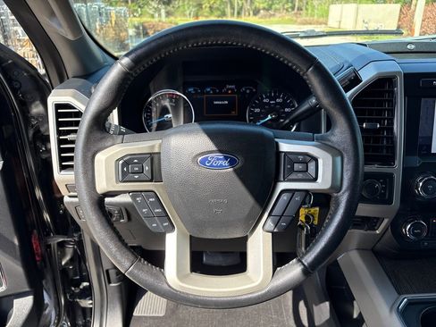 Certified 2020 Ford F250 Lariat w/ Lariat Value Package image 16