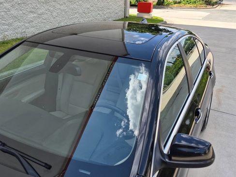 Used 2012 BMW 528i xDrive Sedan AWD/4WD image 16
