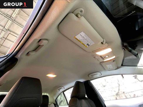 Used 2021 Toyota Corolla LE image 13