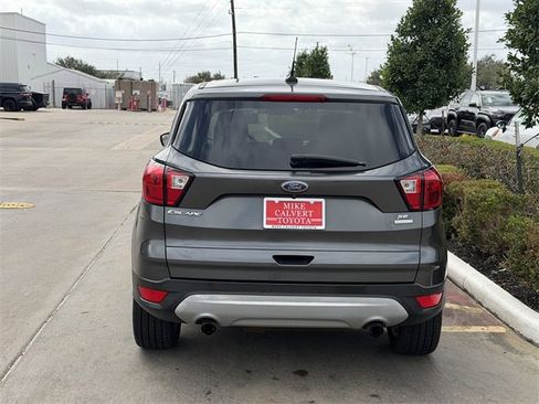 Used 2019 Ford Escape SE image 6