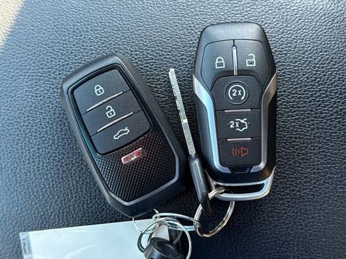 Used 2016 Ford Explorer Limited w/ Equipment Group 301A AWD/4WD image 31