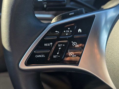 Used 2025 Mercedes-Benz C 300 Sedan image 32