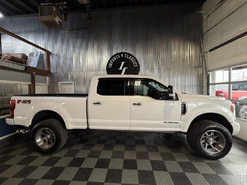 Used 2017 Ford F350 Platinum w/ FX4 4x4 Off Road Package image 7