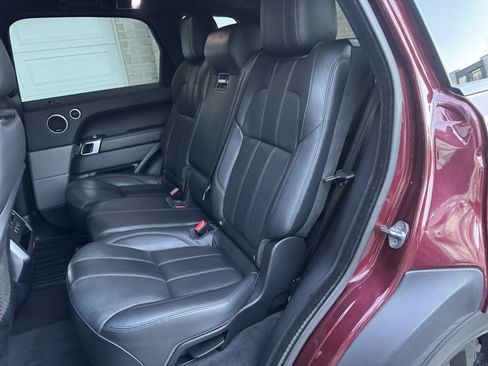 Used 2016 Land Rover Range Rover Sport SE image 28