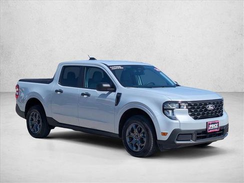 Certified 2025 Ford Maverick XLT FWD image 3