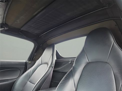 Used 2005 MAZDA MX-5 Miata LS image 19