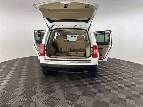 Used 2016 Jeep Patriot High Altitude image 15