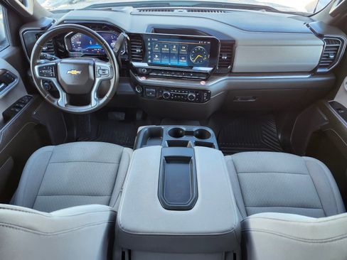 Used 2025 Chevrolet Silverado 1500 LT image 12
