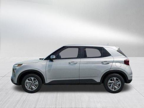 New 2026 Hyundai Venue SE FWD image 3