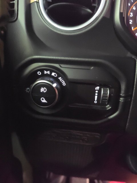 Used 2025 Jeep Gladiator Sport AWD/4WD image 35