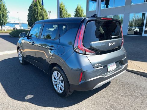 Used 2024 Kia Soul LX FWD image 8