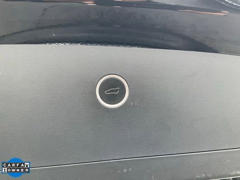 Used 2018 Tesla Model X 75D image 10