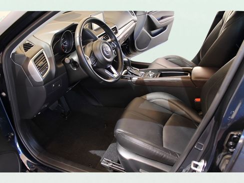 Used 2017 MAZDA MAZDA3 Touring image 9