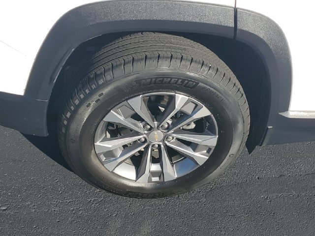 Certified 2025 Chevrolet Equinox LT w/ Safety and Technology Package AWD/4WD image 5