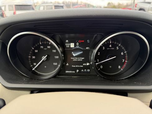Used 2020 Land Rover Discovery Landmark image 20