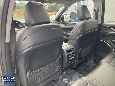 Used 2022 Jeep Grand Cherokee Limited 4xe image 33