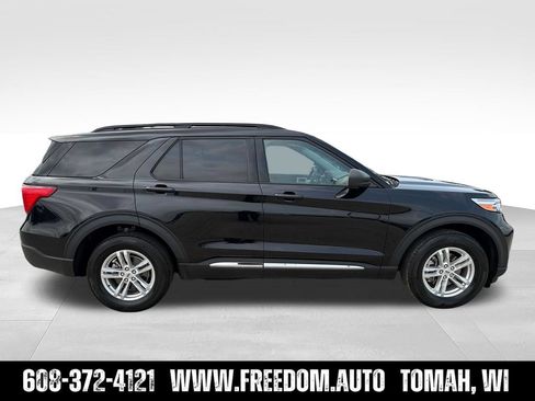 Used 2024 Ford Explorer XLT w/ Equipment Group 202A AWD/4WD image 9