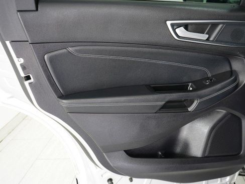 Used 2019 Ford Edge Titanium FWD image 41