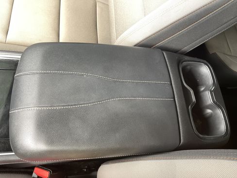 Used 2024 Chevrolet Traverse LT w/ Trailering Package FWD image 31
