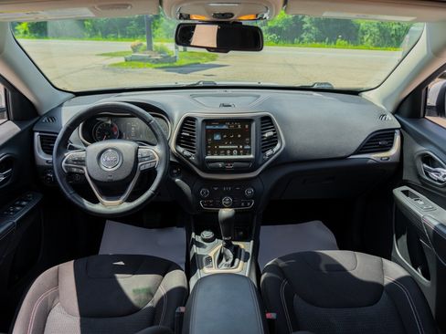 Used 2017 Jeep Cherokee 75th Anniversary AWD/4WD image 24