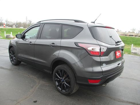 Used 2017 Ford Escape SE w/ Equipment Group 201A image 8