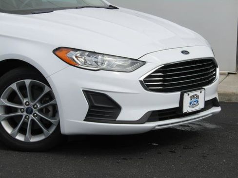Used 2019 Ford Fusion SE FWD image 5