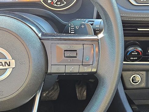 Used 2021 Nissan Rogue SV image 19