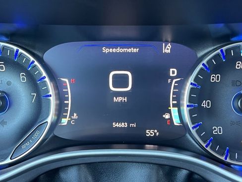 Certified 2024 Chrysler Pacifica Touring-L image 26