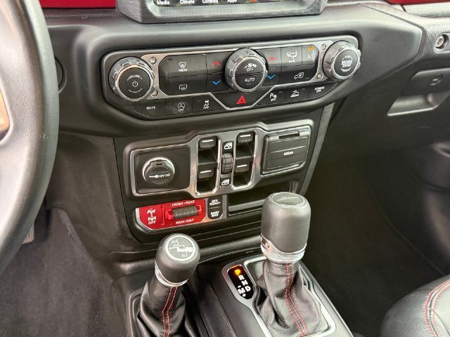 Used 2020 Jeep Gladiator Rubicon AWD/4WD image 16