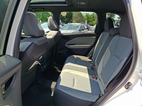 Certified 2025 Subaru Forester Premium AWD/4WD image 10