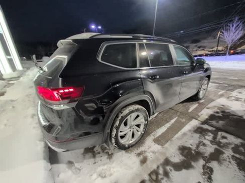 Certified 2023 Volkswagen Atlas SE image 3