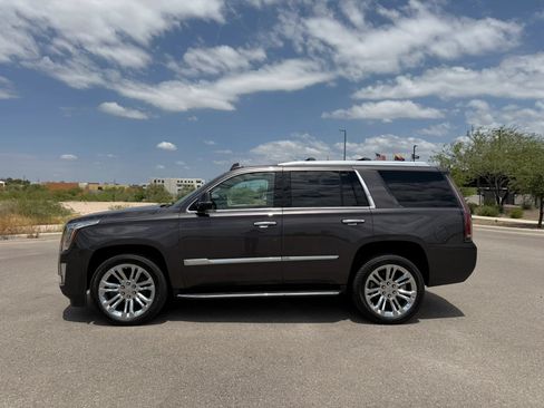 Used 2018 Cadillac Escalade Luxury w/ LPO, Radiant Package AWD/4WD image 5