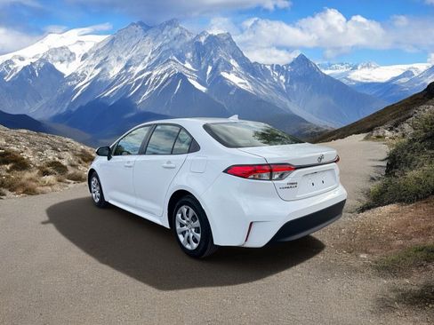Used 2023 Toyota Corolla LE FWD image 3