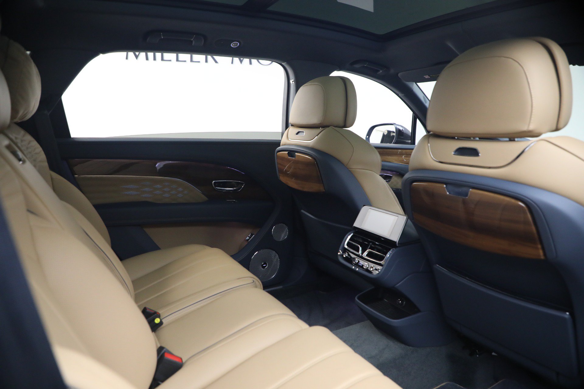 Certified 2026 Bentley Bentayga Extended Wheelbase AWD/4WD image 29