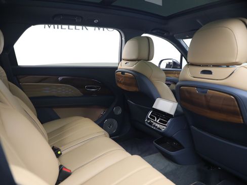Certified 2026 Bentley Bentayga Extended Wheelbase AWD/4WD image 29