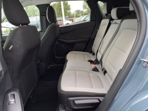 Used 2024 Ford Escape Active w/ Tech Pack #1 AWD/4WD image 9