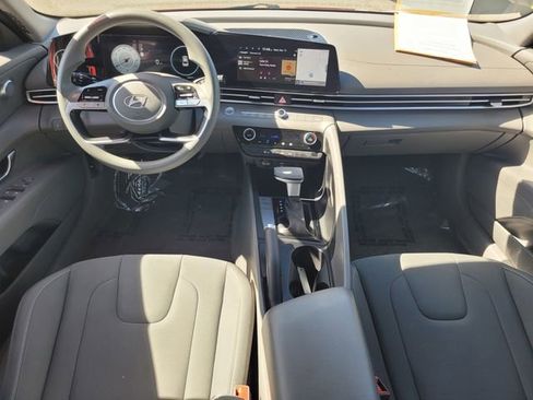 Used 2024 Hyundai Elantra SEL image 16