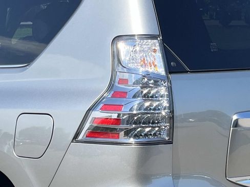 Used 2023 Lexus GX 460 Premium w/ Premium Plus Package AWD/4WD image 10