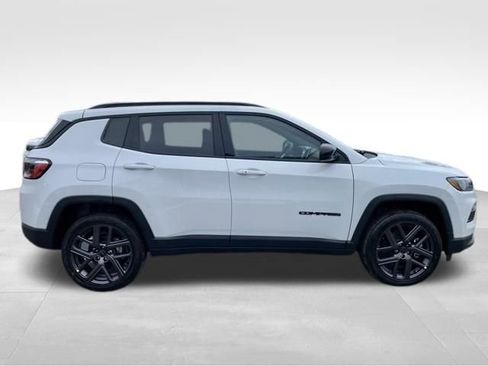New 2026 Jeep Compass Latitude image 8