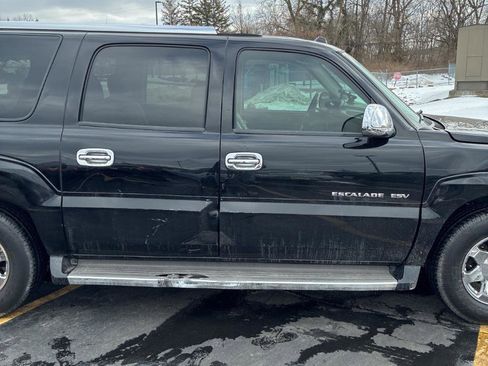 Used 2005 Cadillac Escalade ESV AWD image 7