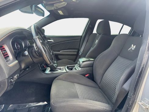 Used 2019 Dodge Charger Scat Pack RWD image 9