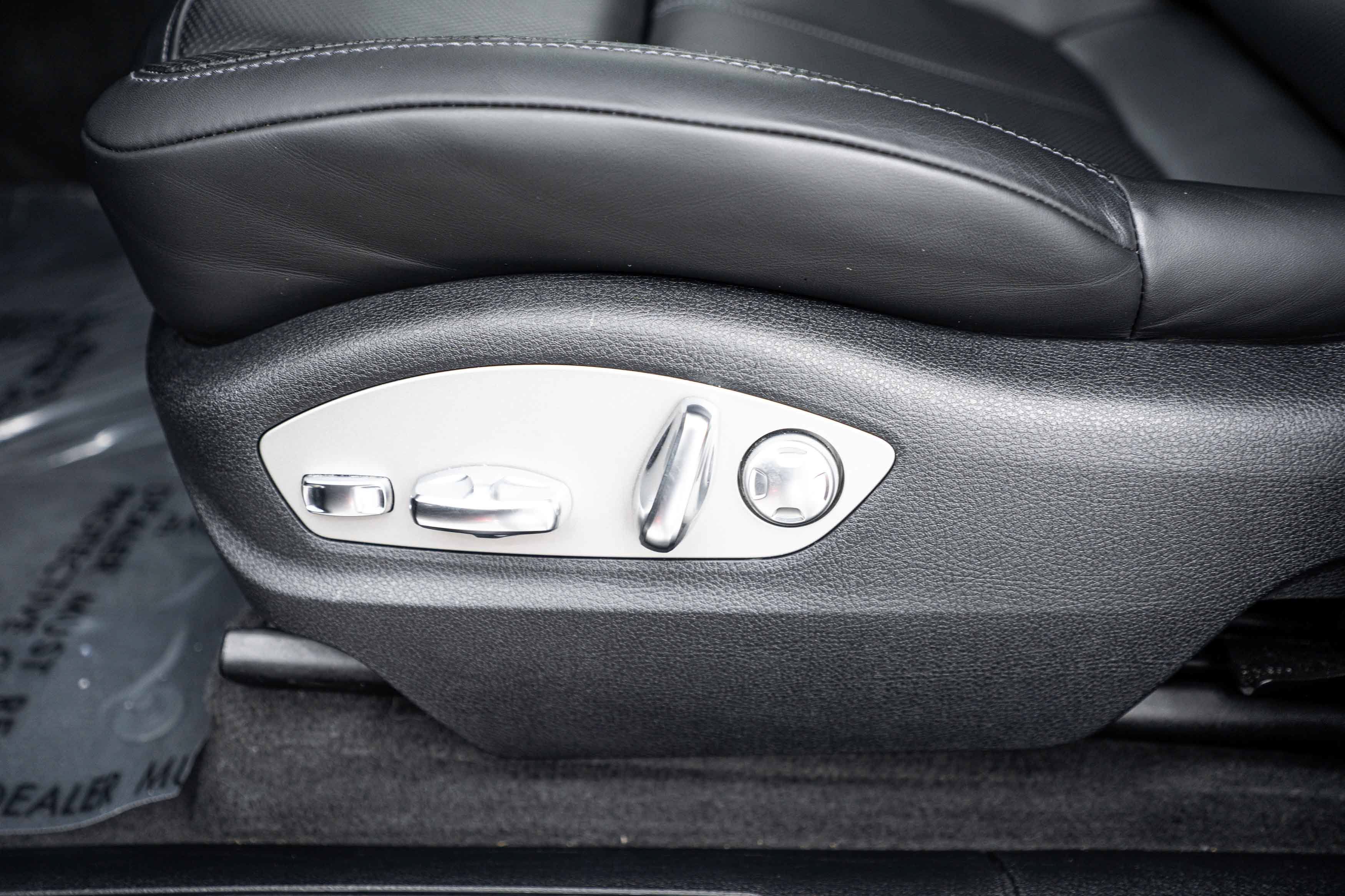 Certified 2021 Porsche Macan AWD/4WD image 19