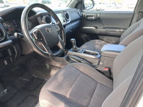 Used 2016 Toyota Tacoma TRD Sport w/ Towing Package AWD/4WD image 13